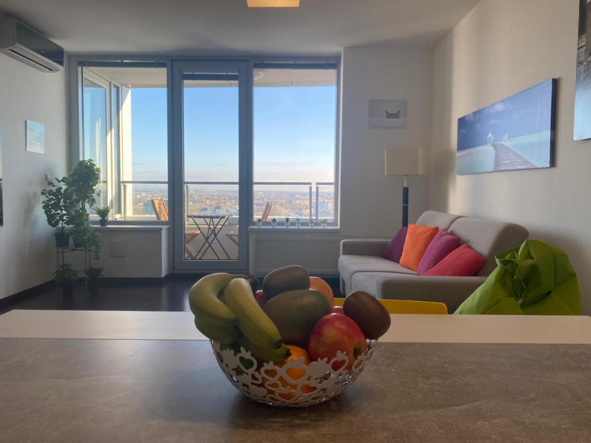 Apartamento Fantastic View From The 20Th Floor Bratislava Exterior foto