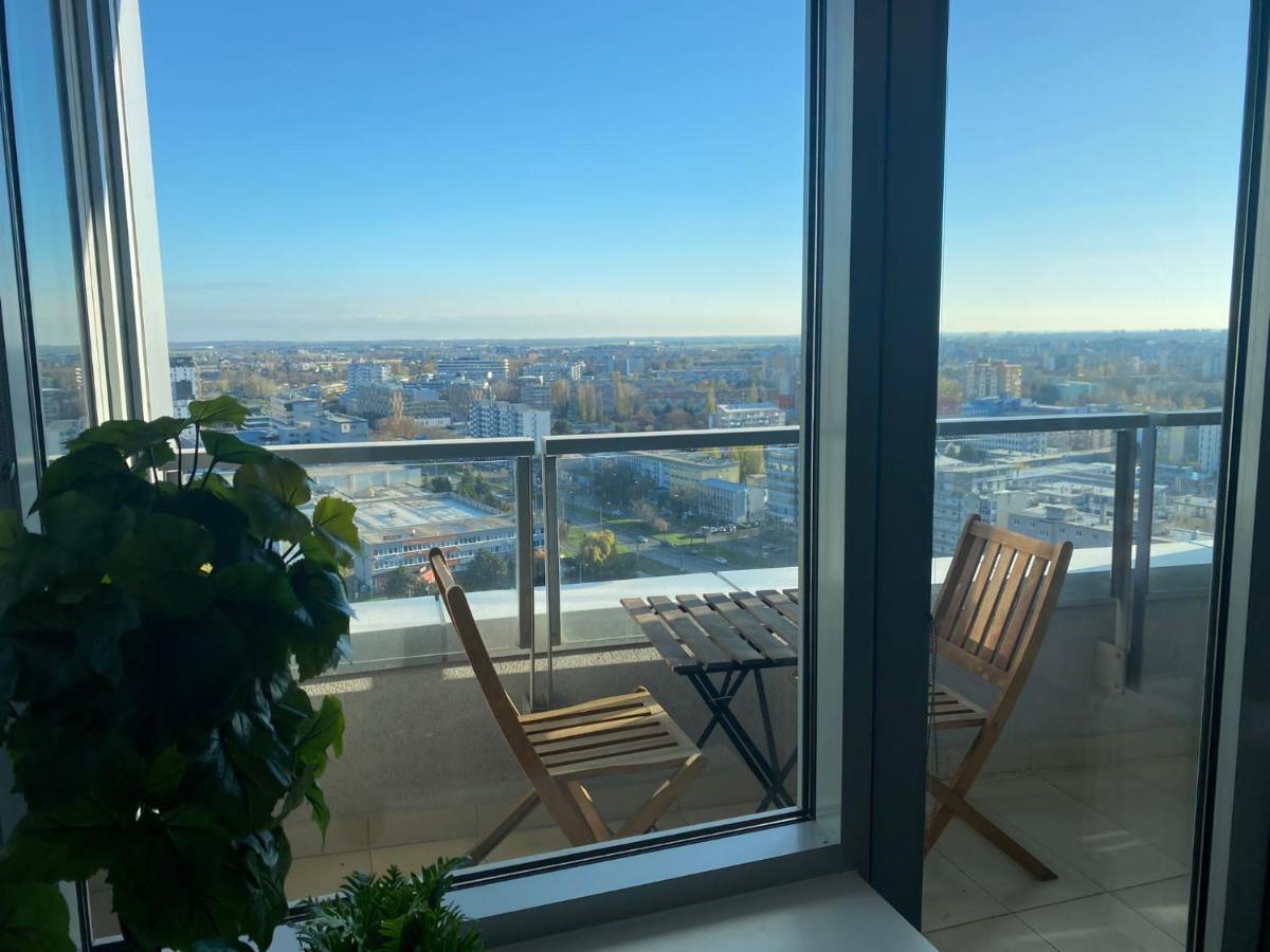 Apartamento Fantastic View From The 20Th Floor Bratislava Exterior foto