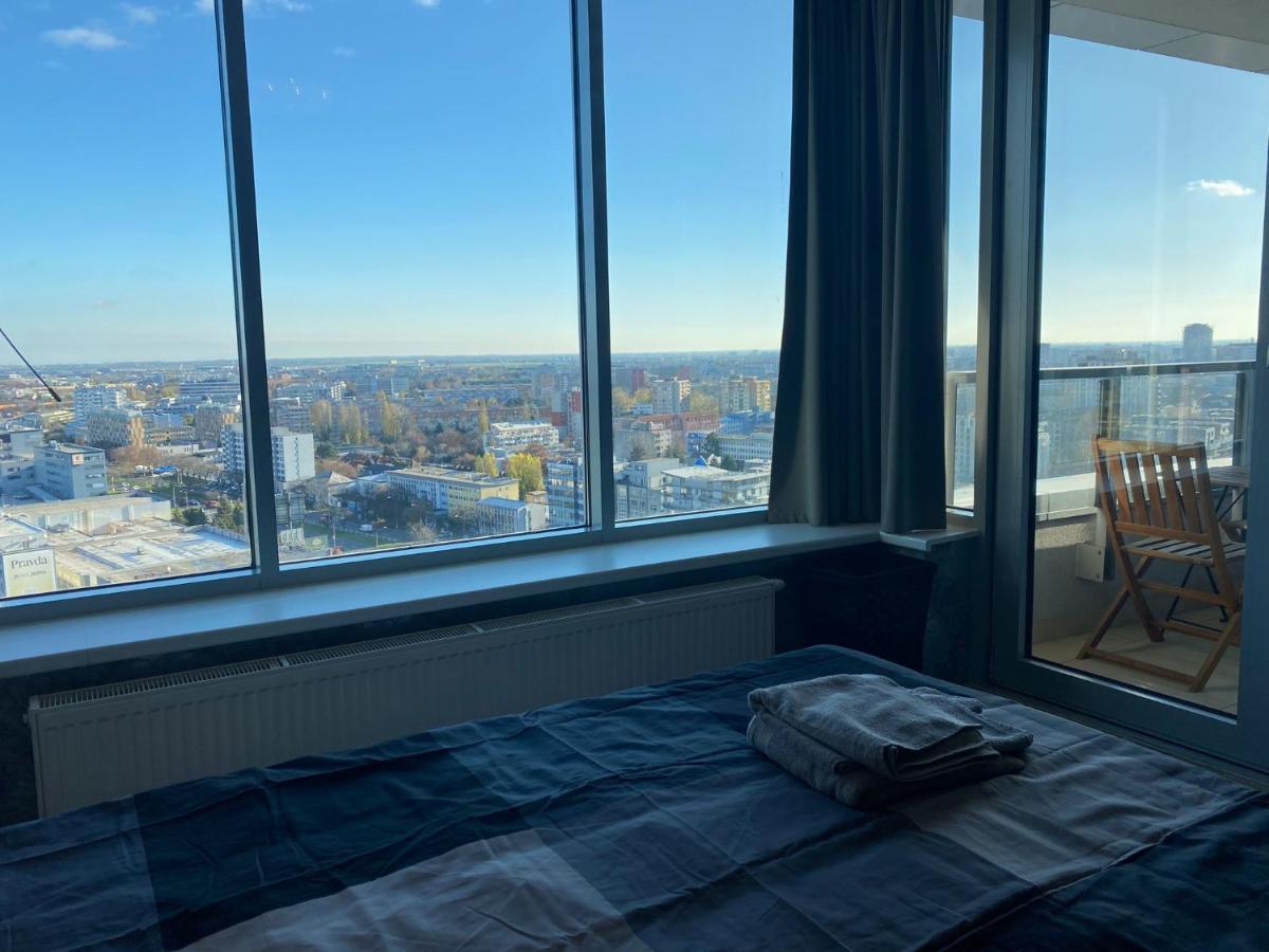 Apartamento Fantastic View From The 20Th Floor Bratislava Exterior foto